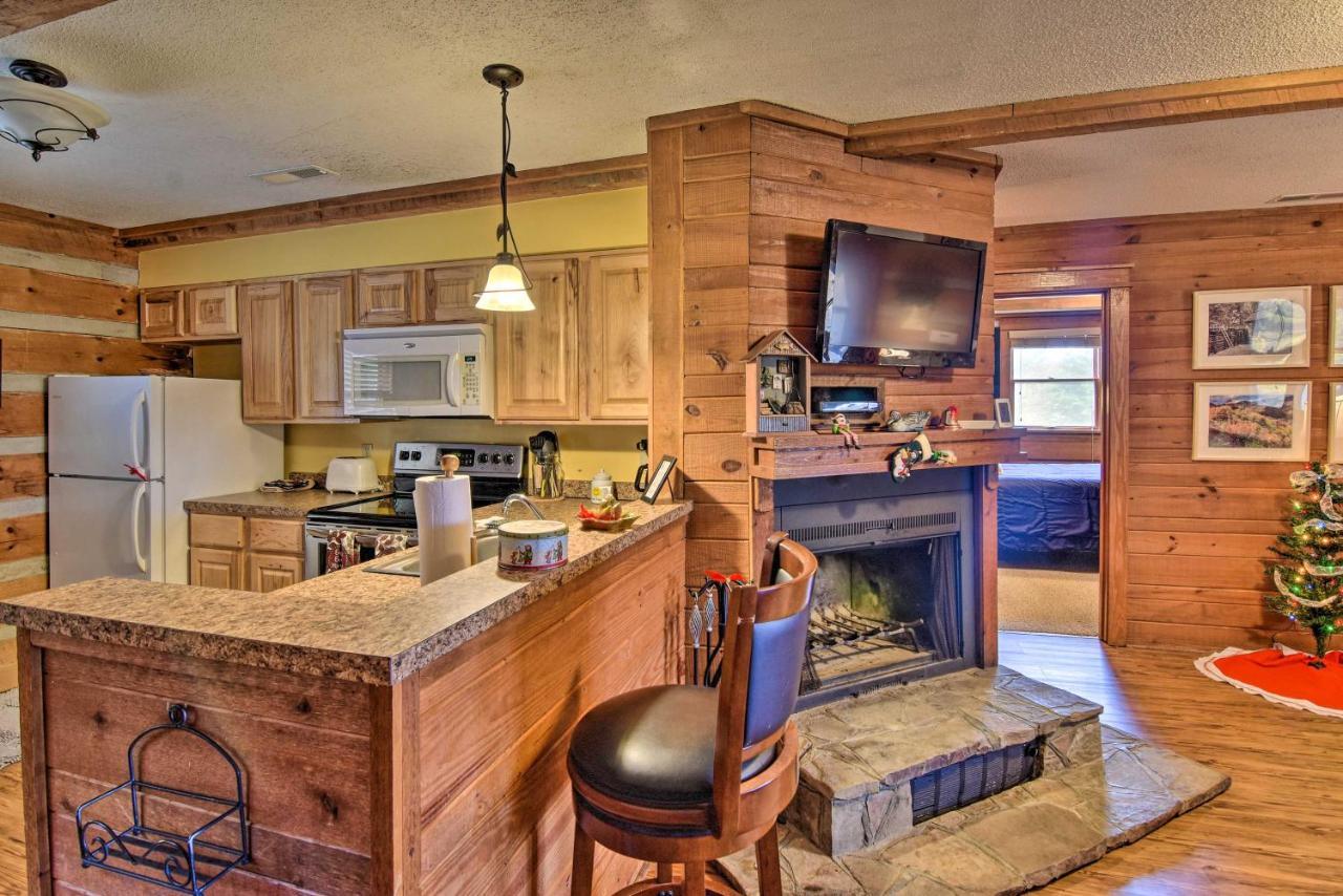 Cozy Cabin With Hot Tub And Smoky Mountain Views! Villa Bryson City Buitenkant foto