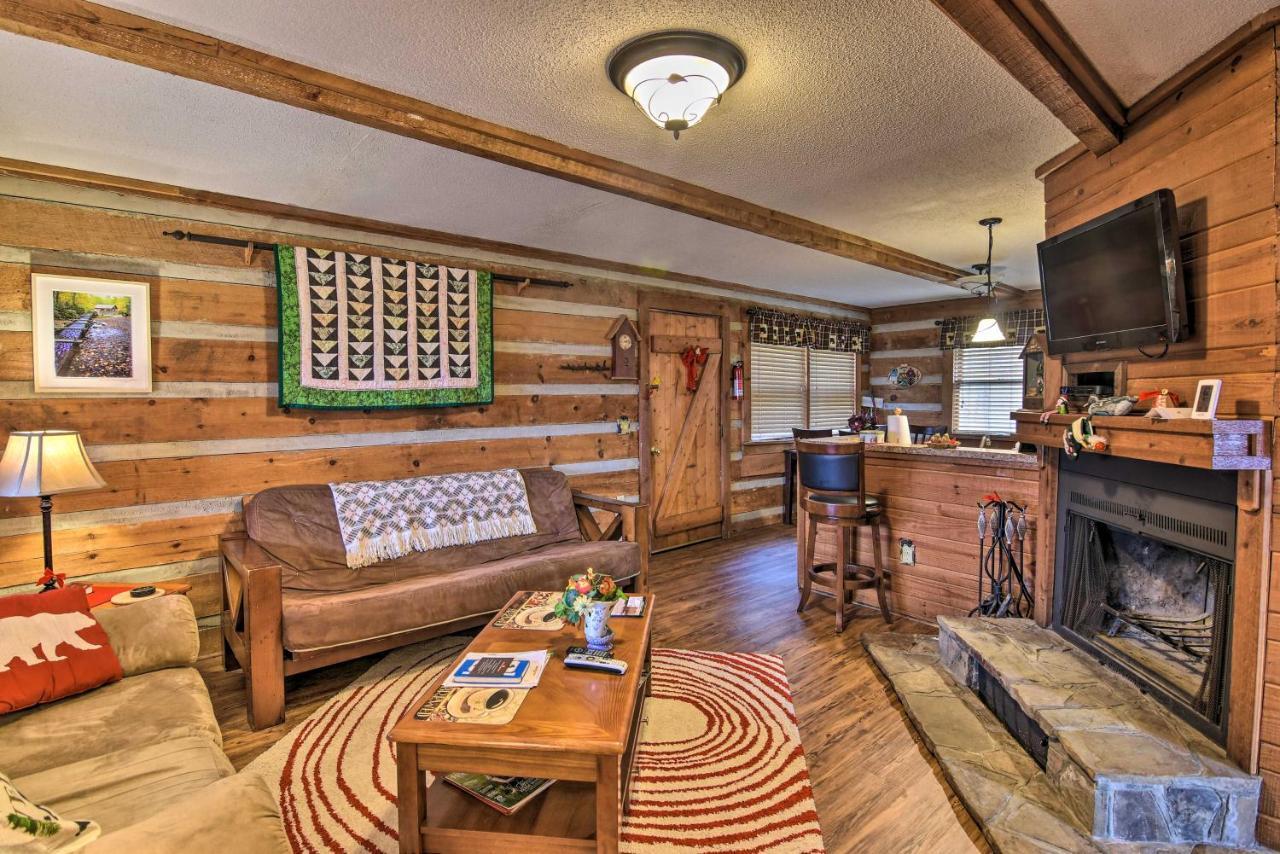 Cozy Cabin With Hot Tub And Smoky Mountain Views! Villa Bryson City Buitenkant foto